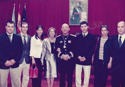 General Rey Ardo Adolfo Rey Seijo: cirujano, médico militar y académico Eumés (1942-2016)